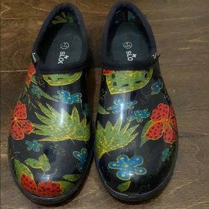 Gardening clogs